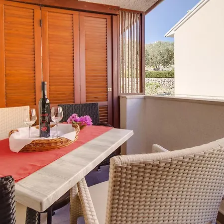 Guest house House Prica 3*