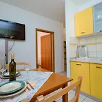 House Prica بيت ضيافة مالي لوشينغْ