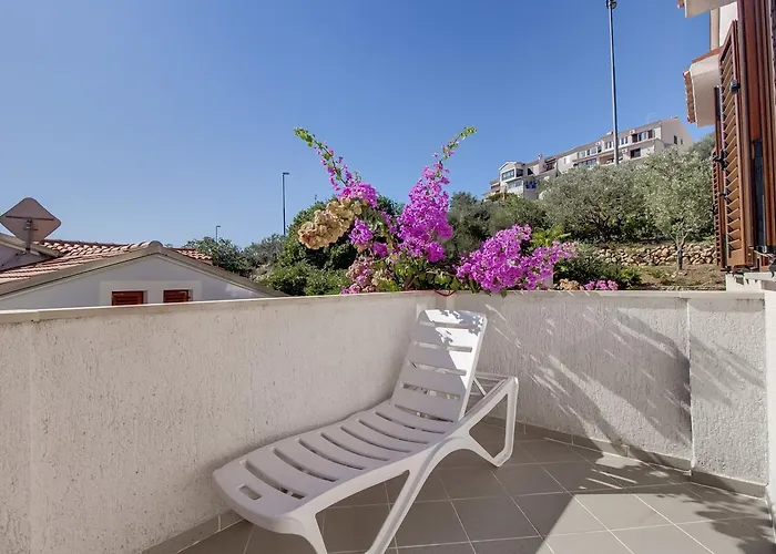 House Prica Πανσιόν 3*